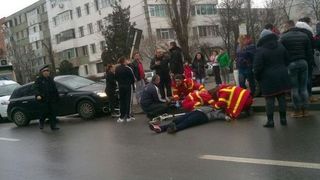 O mama si cei doi copii au fost loviti de o masina pe trecerea de pietoni, in Galati