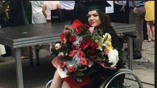 Medic rezident in scaun cu rotile! Tanara care a invins sistemul si prejudecatile celor din jur a reusit sa isi indeplineasca visul!