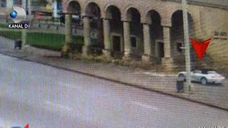 Acest tanar din Iasi a vrut sa depaseasca un sofer, insa a intrat intr-un monument istoric. Ce amenda a primit de la politie