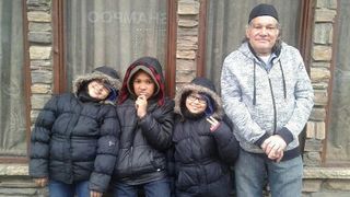 Stare de alerta la metrou! Tatal a zece copii, impins sub rotile trenului de un adolescent