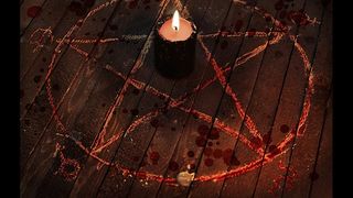 Cuplu, gasit mort in camera de hotel, dupa ce a participat la un ritual satanic