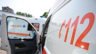 O caruta in care se aflau patru copii a fost izbita in plin de un autoturism