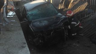 Un tanar de 22 de ani a suferit o amputatie la picior, dupa producerea unui accident rutier grav