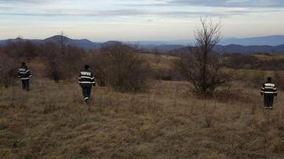 Baietel, dat disparut in Caras-Severin. Zeci de voluntari, alaturi de oamenii legii, il cauta