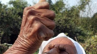 A mancat 63 de ani ceva interzis, dar nu a ajuns niciodata la doctor. Mananca si cate 2 kilograme pe zi, iar rudele sunt oripilate