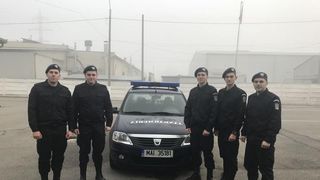 Cinci elevi in practica la Jandarmeria Hunedoara au salvat un barbat cuprins de flacari