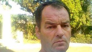 Ce pasiuni avea politistul pedofil! Mare fan al filmelor cu Mr. Bean, Eugen Stan era prieten virtual cu Adriana Antoni, cunoscuta cantareata de muzica de petrecere!