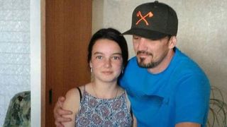 I- a mangaiat burta sotiei insarcinate, apoi si-a luat viata. Tanara este in stare de soc