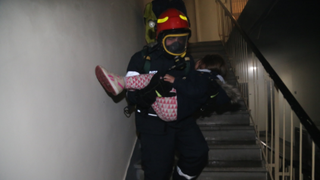 Incendiu puternic in Capitala! Pompierii au intervenit cu mai multe autospeciale!