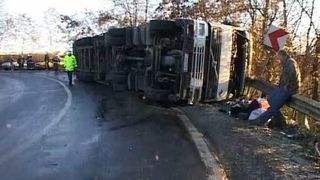 Un TIR s-a rasturnat la Moieciu! Circulatia in zona este blocata