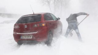 Vreme rea in toata tara! Trei judete sunt sub avertizare cod galben de vant puternic