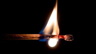 Tragedie la Vaslui! Copil de un an, la spital in urma unui incendiu provocat in joaca de catre fratele lui