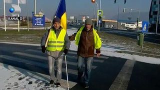 Protestatarii care au plecat pe jos de la Cluj-Napoca spre Bucuresti au ajuns la Brasov
