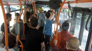 Un barbat a murit, dupa ce i s-a facut rau in tramvai. Calatorii, in stare de soc