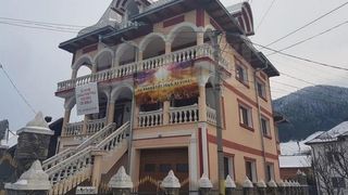 Un barbat din Campulung Moldovenesc, convins ca a doua venire a lui Hristos este aproape, a decis sa-si dea la schimb casa cu ceva mai putin conventional. Vecinii l-au luat in ras