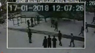 Ce a patit un elev care a aruncat cu bulgari de zapada in fiica acestui barbat! "Avea un cutit asupra lui" - De frica, directoarea l-a incuiat in cancelarie