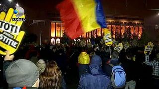 Intreaga lume este cu ochii pe noi! Presa din Occident: "Romania isi pierde capetele!"