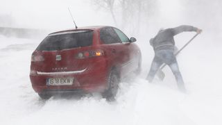 Meteorologii anunta lapovita si ninsoare in toata tara! Iata de cand intra in vigoare avertismentul!