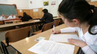 Elevii de clasa a XII a vor da primele probe de la BAC in februarie!