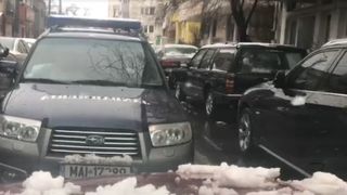 O masina a Jandarmeriei, surprinsa in timp ce circula pe contrasens, in Capitala &ndash; Ce masuri va lua conducerea institutiei impotriva soferului