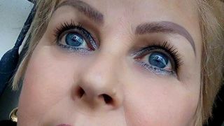 Refoloseau hartia igienica si o obligau sa le spele lenjeria intima cu mana! Povestea Elenei, o romanca plecata la munca in Italia, este dramatica. "Mancam o bucata de paine sub cearsaf, cu lacrimi"