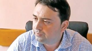 A pus minorele sa se urce pe mese si sa danseze ca sa le atinga in zonele intime! Un procuror din Oravita, dat in vileag de victime