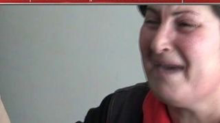 Scene dureroase acasa la Alexandra, tanara injunghiata mortal de concubinul ei: Mama fetei, urlet de durere cand sicriul a ajuns acasa