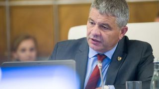 Ministrul Sanatatii, Florian Bodog, a resuscitat un barbat in timpul unei curse aeriene de la Oradea la Bucuresti