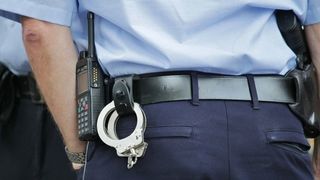 "Esti matura, trecuta prin viata". Cum i-a cerut un favor sexual un politisti de la rutiera unei soferite care a provocat un accident