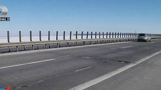 Autostrada Soarelui sau a nimanui? Nu mai are garduri de protectie, telefoanele de urgenta nu functioneaza si mereu e plina de gropi