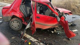 Accident cumplit pe DN 7! Trei persoane au murit, in urma ciocnirii dintre doua autovehicule