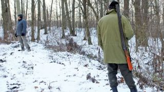 Un copil de 13 ani a fost impuscat de cumnatul inspectorului sef adjunct al IPJ Vaslui - Politia nu vrea sa ofere detalii amanuntite despre acest caz