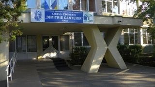 Panica intr-un liceu din Iasi! Parintii au fost chemati de urgenta la scoala – O eleva de doar 16 ani a ajuns in stare grava la spital