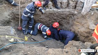 Accident pe soseaua Alexandriei: Un muncitor a fost prins sub o placa de beton