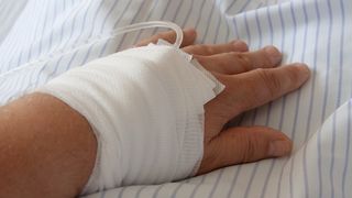 Copilul, care a intrat in legatura cu cel suspect de meningita, din Motru, care a murit, a fost internat in spital cu febra si otita! Toti contactii au fost identificati