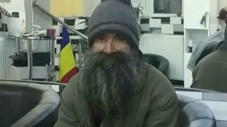 Tranformare uluitoare a unui om al strazii din Timisoara. In urma cu un an dormea sub cerul liber, iar acum lucreaza intr-o multinationala!