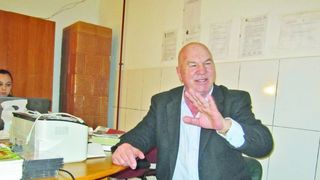 Un cunoscut "tamaduitor" supune clientii la terapii socante, promitandu-le ca ii va face bine, dupa care le ia banii. Un reportaj realizat cu camera ascunsa!