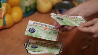 Un nou ajutor social pregatit de Guvern! Se vor acorda lunar tichete in valoare de 500 de lei! Cum poti beneficia