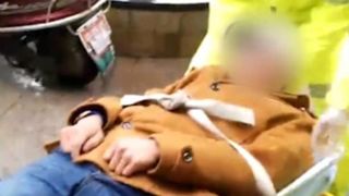 Dependenta de jocuri pe calculator nu e un mit! Un tanar a stat ore in sir in fata calculatorului pana cand a paralizat!