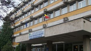 Imagini dramatice din Spitalul Municipal din Barlad! Bolnavii stau cate doi in pat!