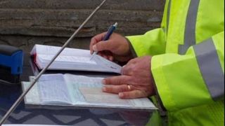 Se schimba legea! Cei care isi deranjeaza vecinii risca amenzi mai mari!