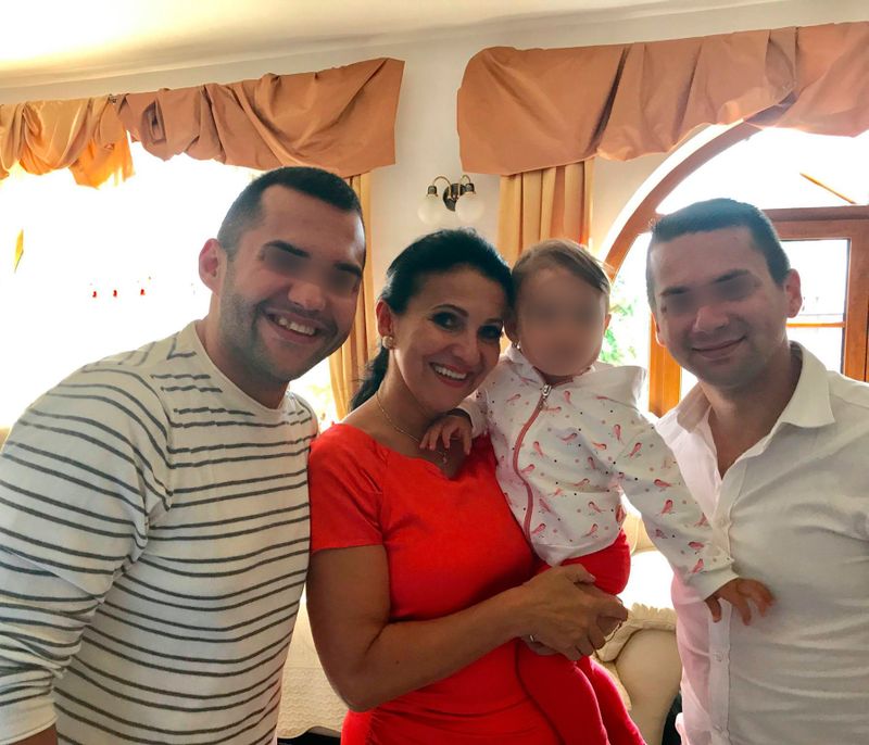 Sorina Pintea, alaturi de cei trei copii ai sai