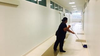 Primele victime ale noii legi fiscale incep sa apara. Mai multe femei de serviciu din Gorj au incasat cu 60% mai putini bani in ianuarie. "Trist este ca trebuie sa aduca si bani de acasa pentru contributiile sociale"