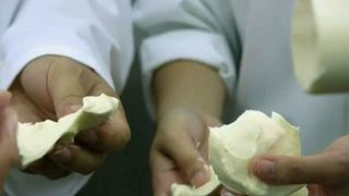 Nimeni nu se astepta la asta! Specialistii sustin ca acest aliment este mult mai sanatos decat margarina!