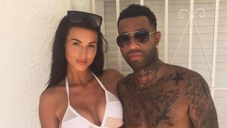 Destin crunt pentru un fost fotbalist! A jucat in Champions League, apoi la o echipa de amatori, iar acum joaca in filme pentru adulti cu sotia sa!