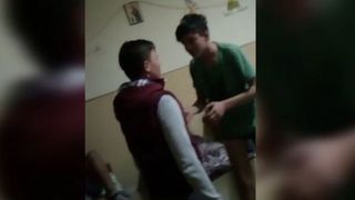 Bataie ca in codru intr-un centru de plasament din Ramnicu Valcea! A venit sa-I faca dreptate fratelui mai mic si a facut prapad &ndash; Copiii, speriati, urlau ca din gura de sarpe &ndash; Ce atitudine au luat ingrijitorii din centru