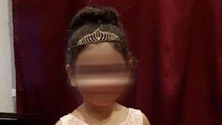 O fetita de doar trei ani a fost uitata, afara, in zapada de educatoare. E infiorator cum a fost gasita, abia dupa doua ore