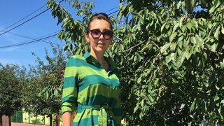 Judecatoarea care a strans o avere fabuloasa din cadourile primite de la barbati are un sot sarac lipit! Partenerul Laviniei Cotofana, care are 13 terenuri, 8 imobile si bijuterii de 250.000 de euro, castiga doar 2.000 de lei pe an!