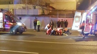 O familie din Constanta, spulberata pe trecerea de pietoni. Un copil de trei ani a murit in bratele tatalui sau!