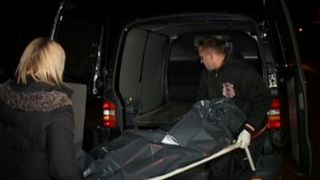 Scene horror in judetul Vaslui! O tanara de 32 de ani s-a spanzurat de o grinda dintr-o societate comerciala